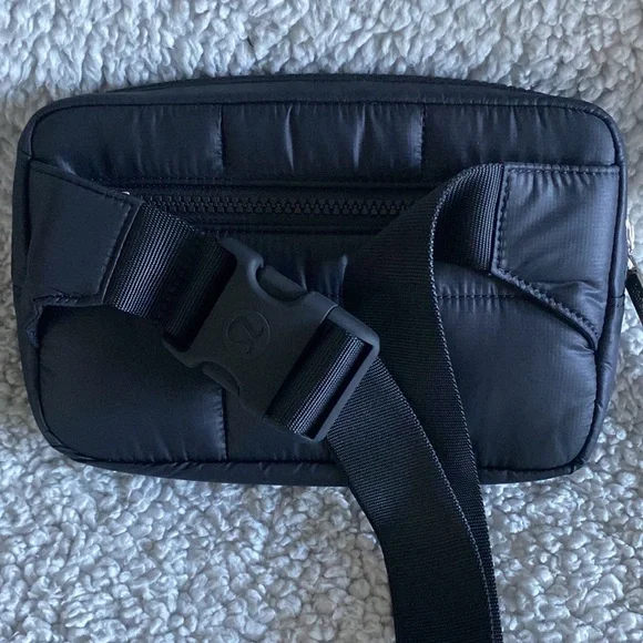 LULULEMON quilted puff belt bag NWT - Picture 8 of 14
